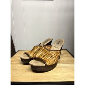 Vintage Y2K Mudd Sandals Open Toe Tan Weave Woven Chunky Mule Heels Size 7.5